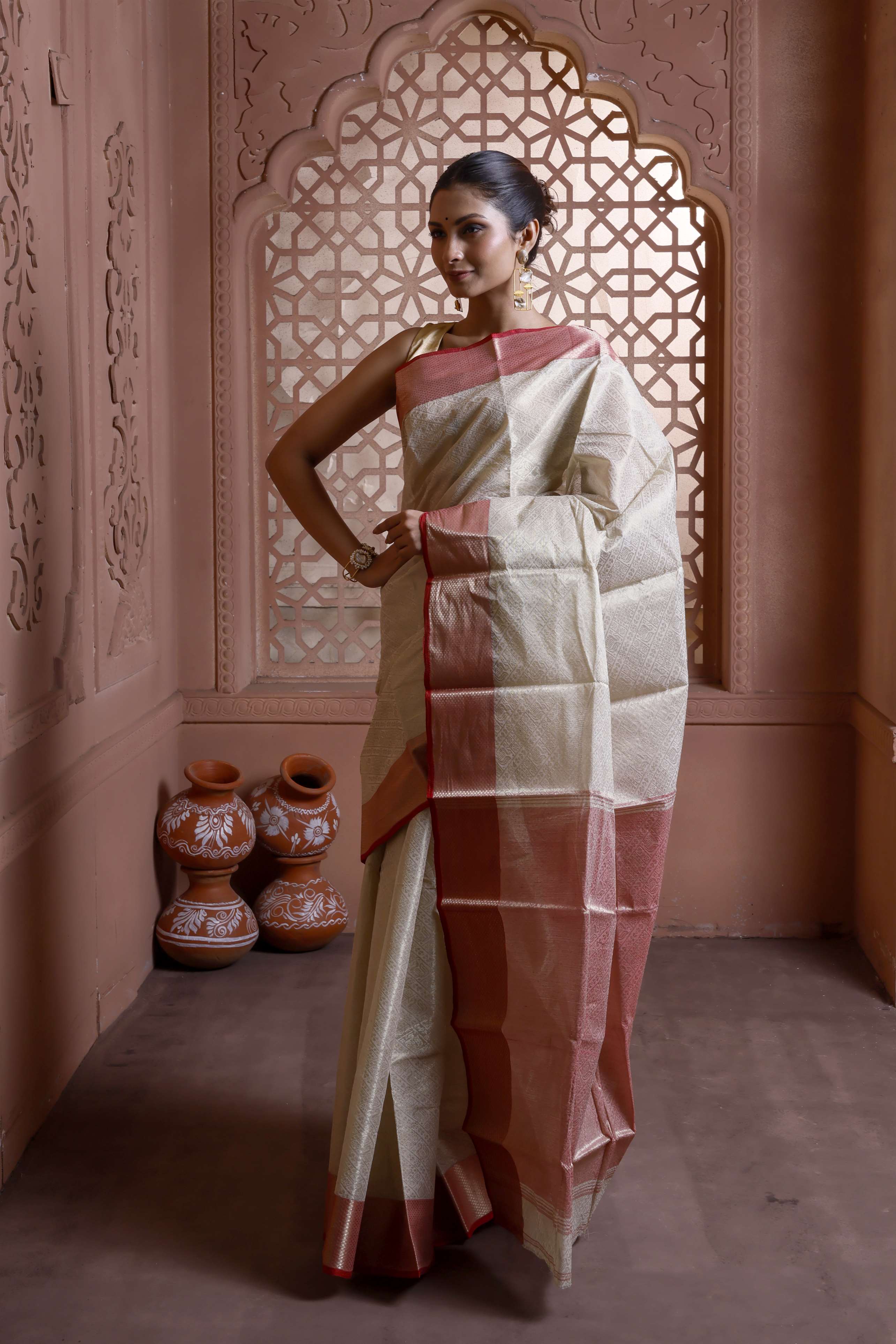 Cotton Tant Broket With Red Border