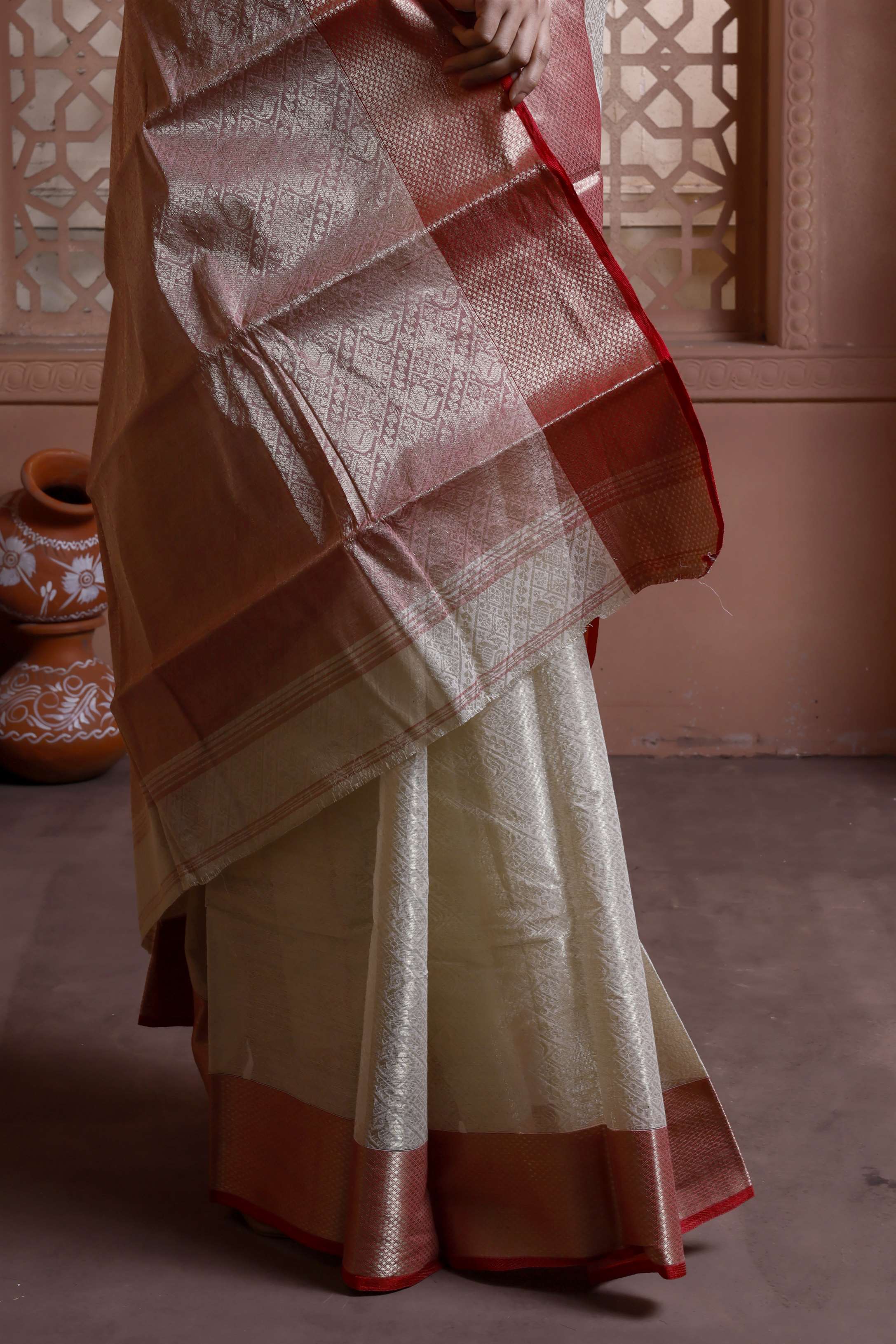 Cotton Tant Broket With Red Border