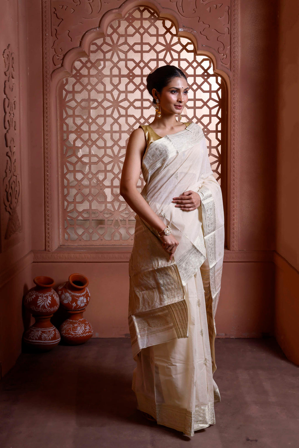 Elegant Off White Cotton Tant Banarasi