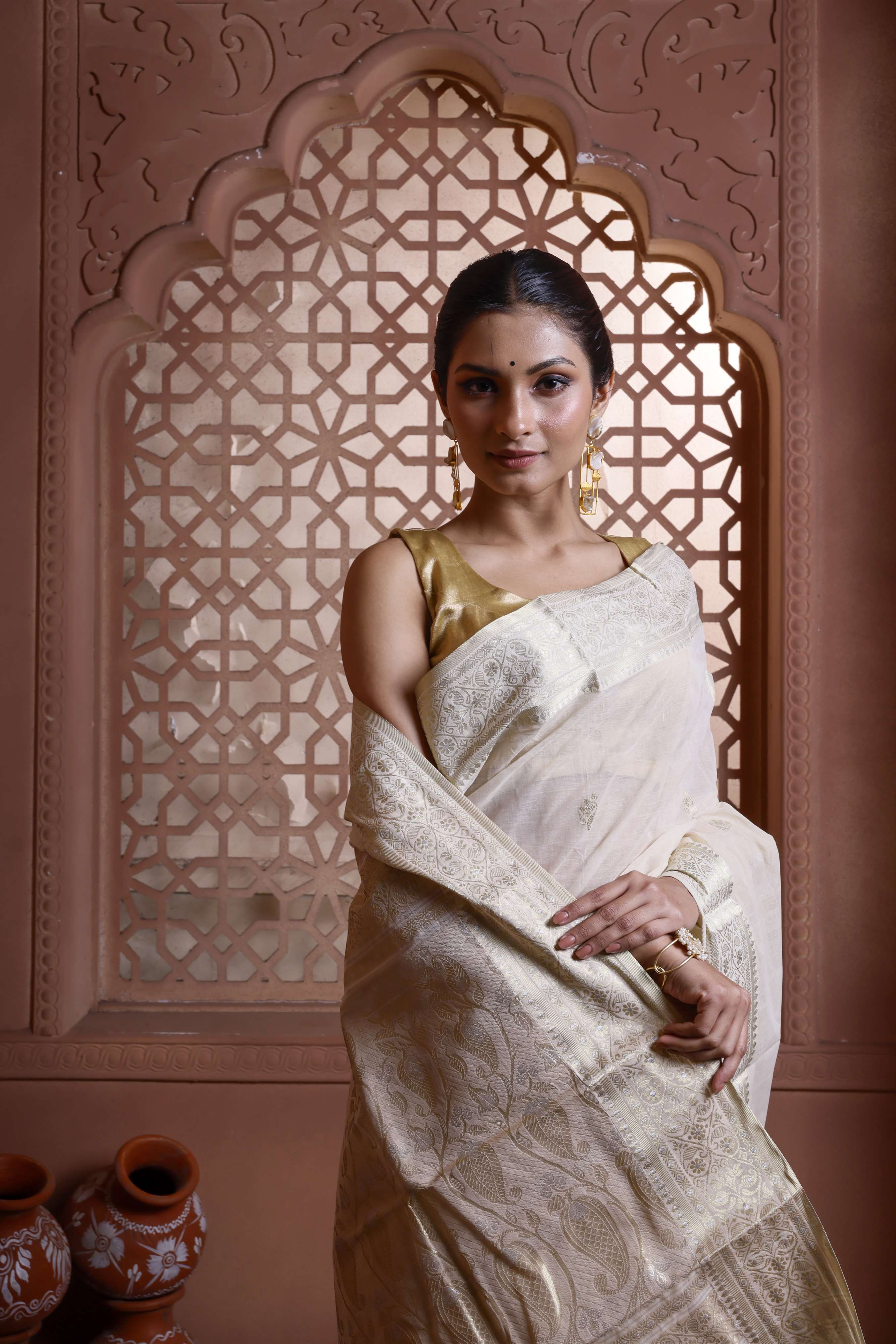 Elegant Off White Cotton Tant Banarasi