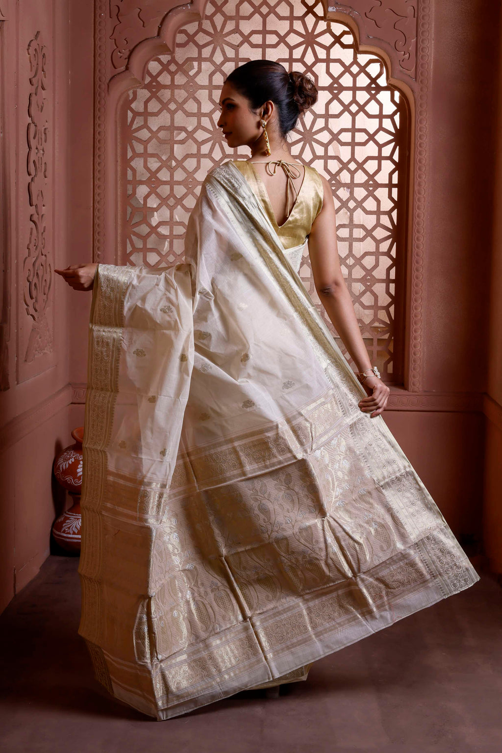 Elegant Off White Cotton Tant Banarasi