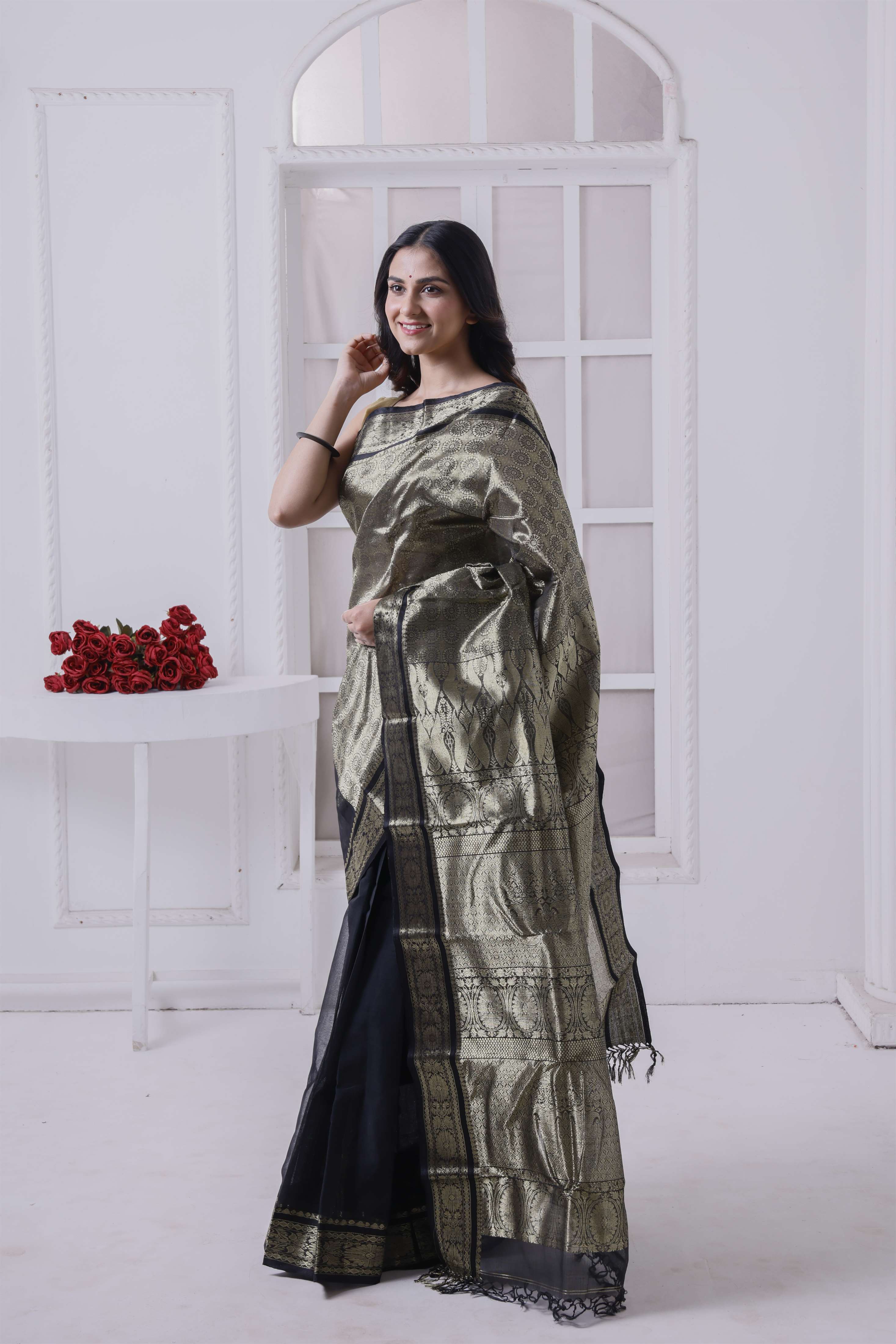 Exclusive Designer Tant Banarasi With Double Pallu Secondary image