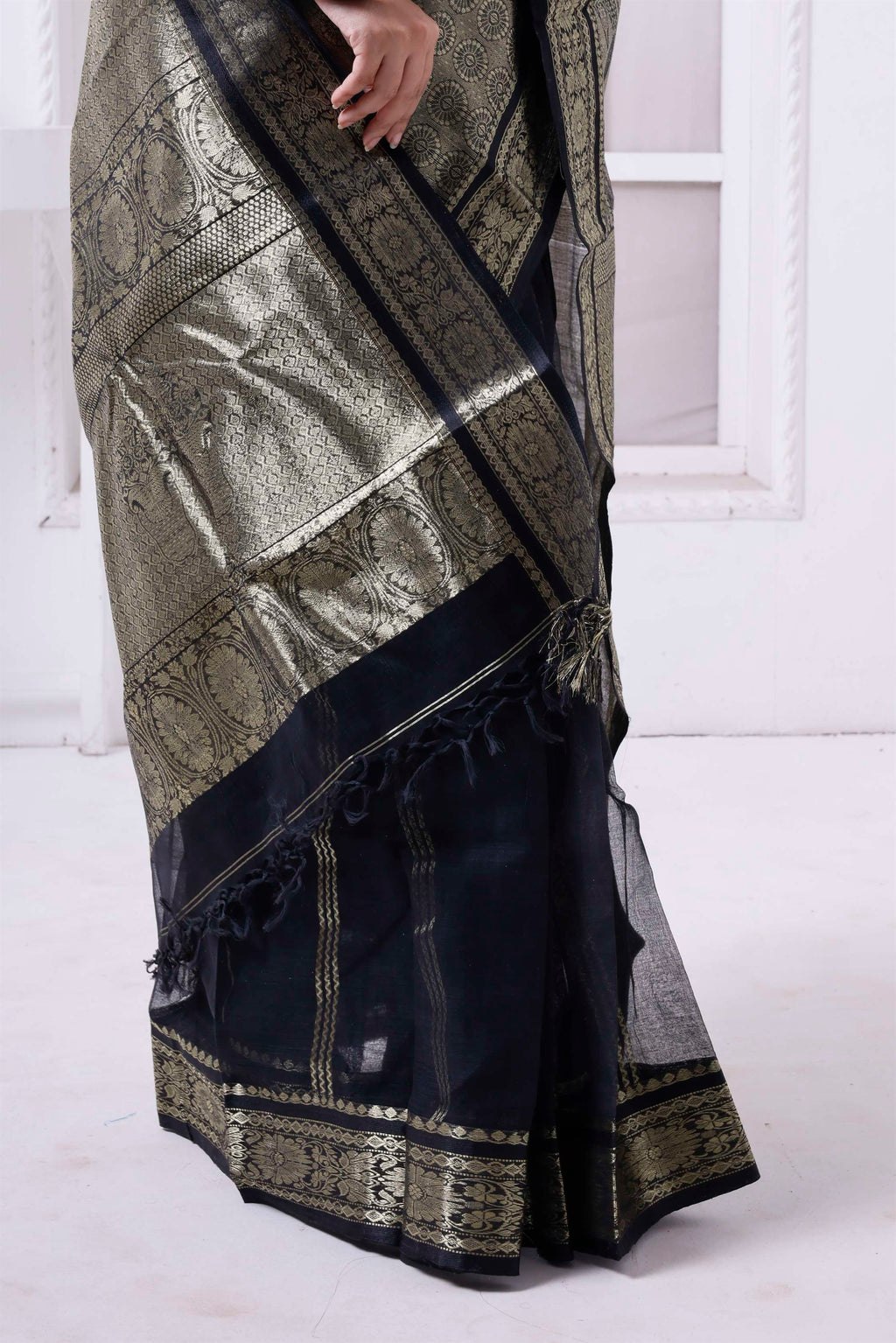 Exclusive Designer Tant Banarasi With Double Pallu