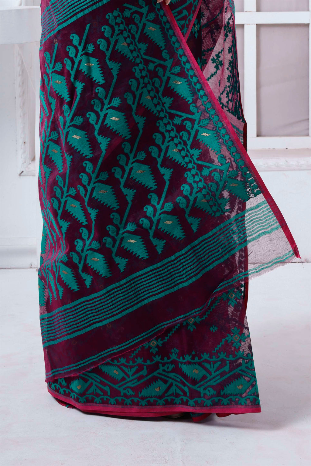 Designer Resham  Hamdani