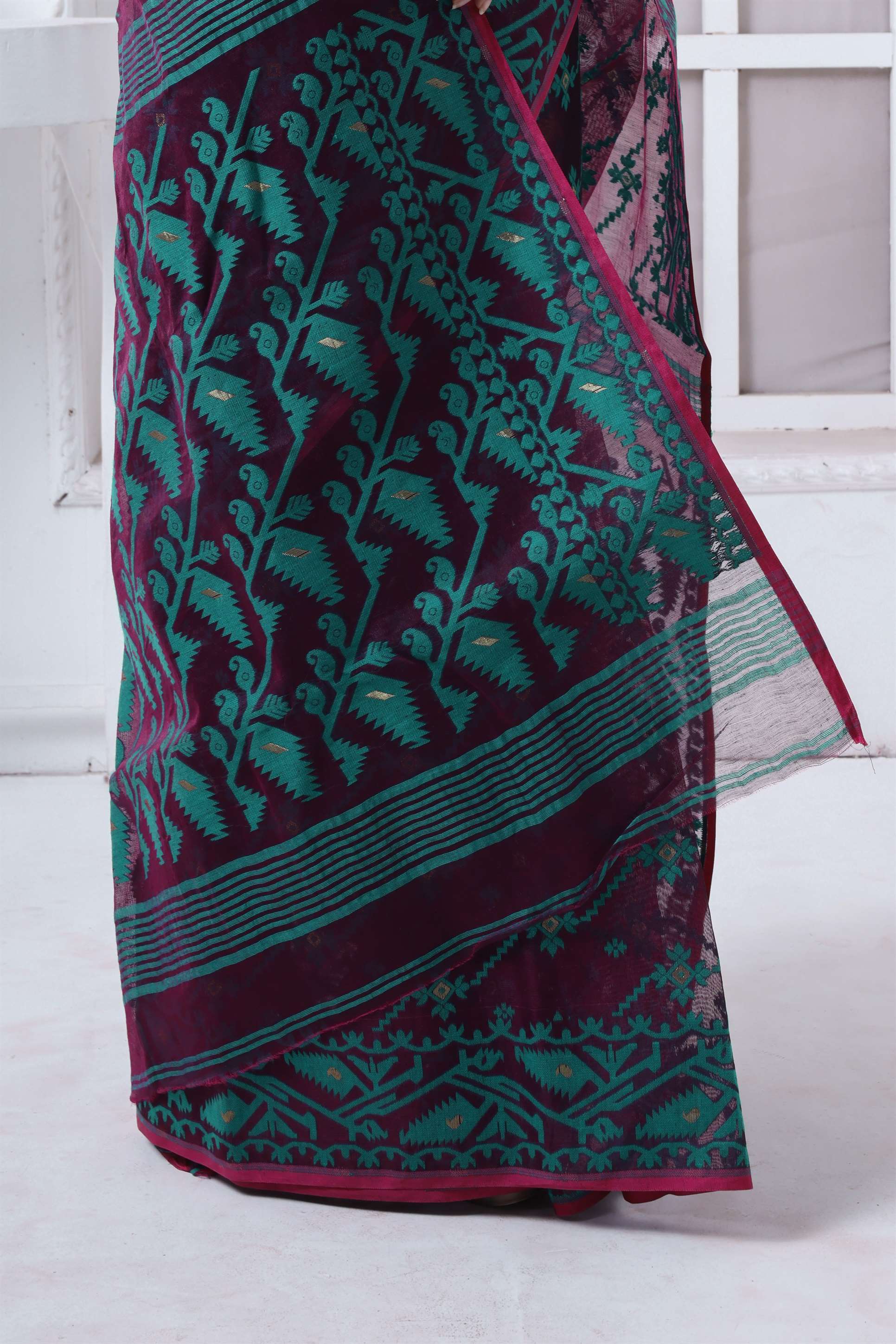 Designer Resham  Hamdani